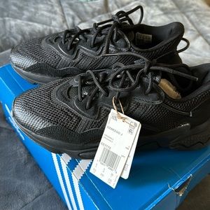 Black Osweego Adidas